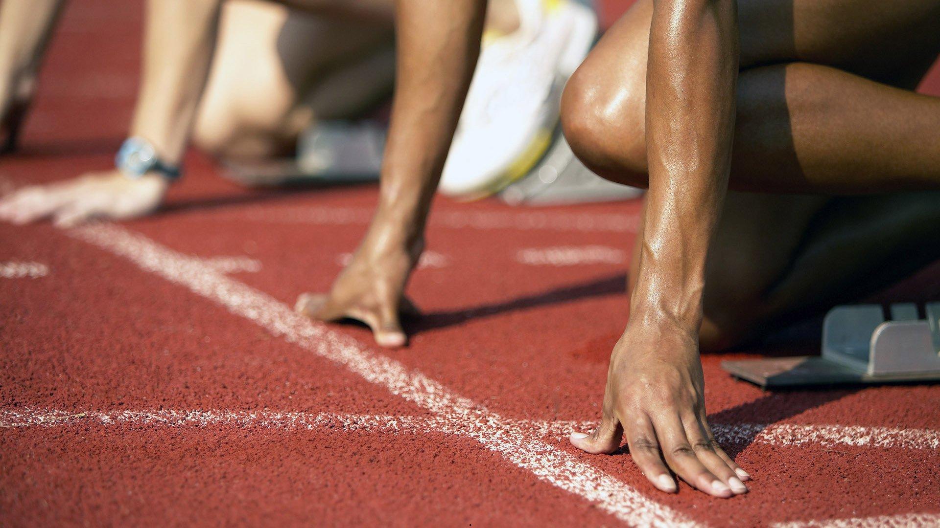 哈卡陷入空前混乱！一周内两主帅接连下课，俱乐部动荡引球迷震怒